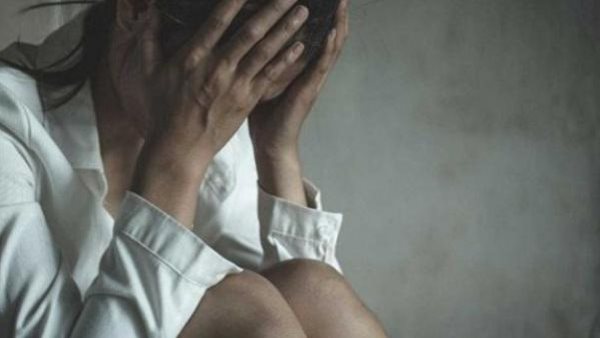 فتاة تتهم شقيقها باغتصابها لمدة 6 سنوات بعلم أهلها | فيديو يكشف تفاصيل صادمة