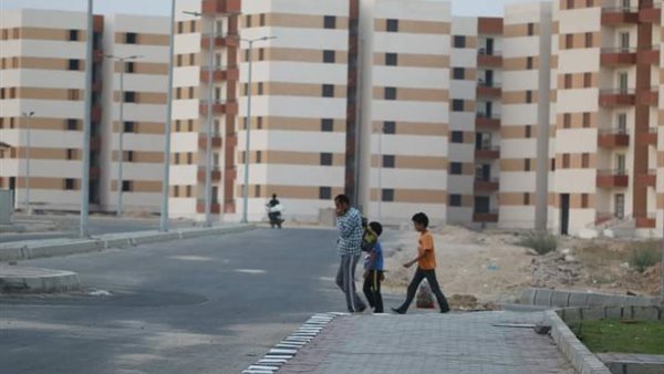 مئات المواطنين من سكان العبور الجديدة يتقدمون بشكوى لرئاسة الوزراء | فيديو وصور