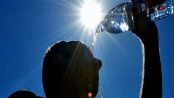 الأرصاد تكشف أسباب ارتفاع درجة الحرارة .. وموعد تحسن حالة الجو | فيديو