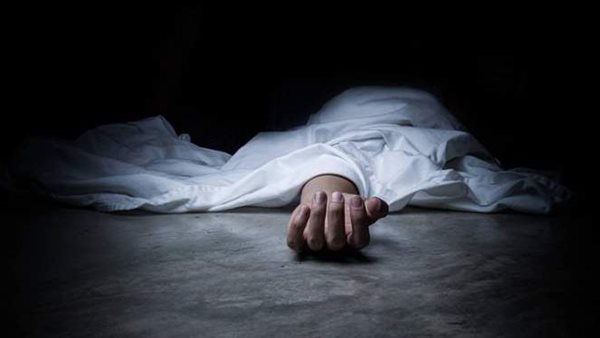 عجز عن تلبية رغباتها .. عاطل يقتل زوجته بطريقة صادمة