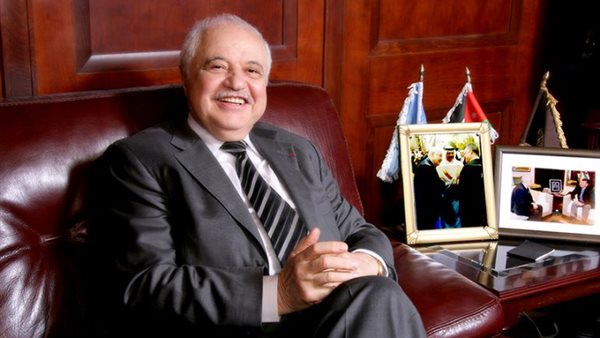 طلال أبو غزالة: كورونا أمر واقع وهناك 4 أو 5 موجات أخرى | فيديو 