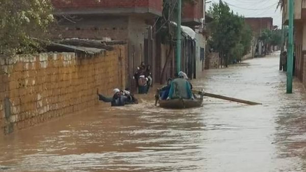 أهالى الصف يطالبون وزير الرى بالانتهاء من صيانة مخرات الديسمى والأقواز قبل الشتاء حتى لا يتكرر انهيار القرى بالسيول