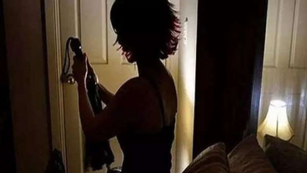 الصور الأولى لسيدة كفر الشيخ صاحبة الـ73 مقطع فيديو إباحي