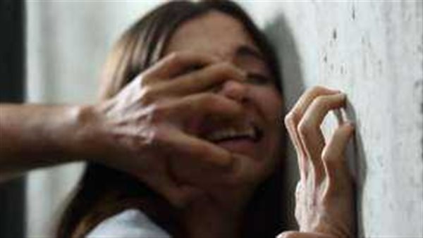 تفاصيل مثيرة في اتهام طبيب بهتك عرض مريضة بالمنيا..وقرار عاجل من النيابة