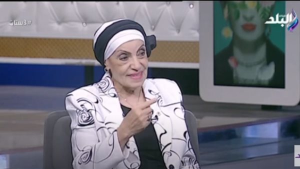 رد صادم من والد رجاء حسين بعد غنائها في الإذاعة: «شغل العوالم ده مش عايزه» | فيديو