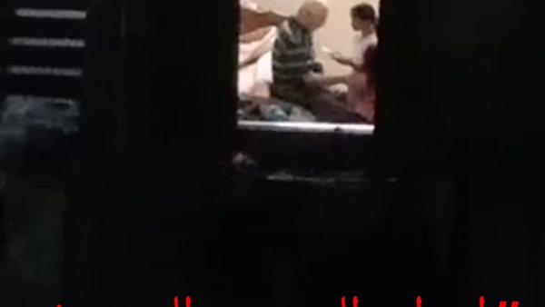 مسن يتحرش بطفلة..«إعدام المدرس المتحرش» يتصدر تويتر | فيديو