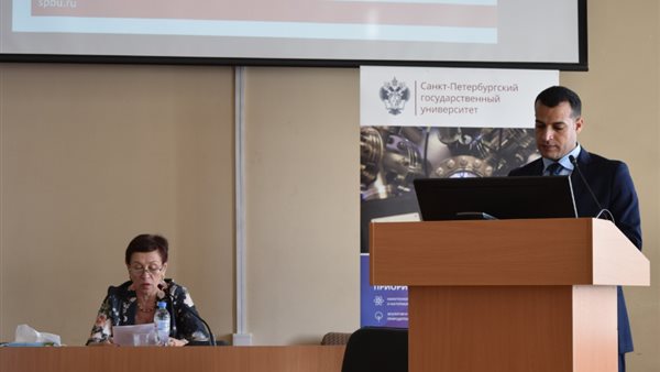 باحث بعين شمس يحصل على الدكتوراه فى اللغة الروسية وأدابها من جامعة سانت بطرسبورغ الروسية | صور