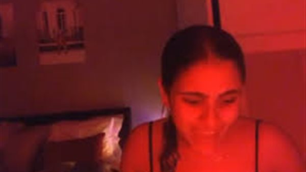 من غرفة نومها.. ابنة عمرو دياب تثير الجدل مجددا | فيديو