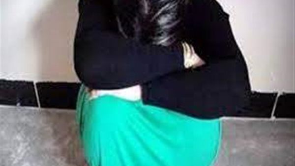 تلقى 73 فيديو إباحيا و135 مكالمة.. تفاصيل مثيرة في اتهام زوج لزوجته بالزنا