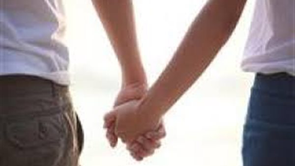 استشاري علاقات أسرية: بهذه الطريقة تستطيع معرفة تلاعب خطيبتك بك | فيديو