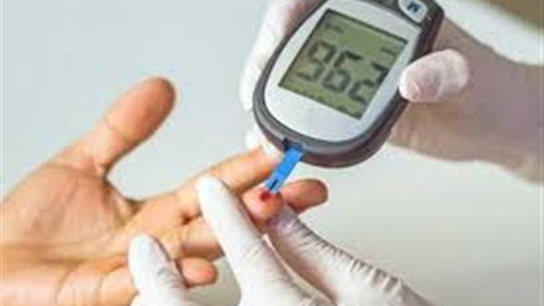 استشاري يكشف كيفية التعامل حال التعرض للقدم السكري| فيديو