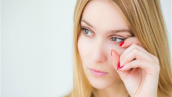 استشاري جراحة عيون: 