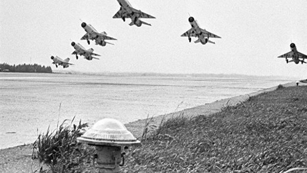 خبير عسكري يفجر مفاجأة حول خسائر القوات الجوية في حرب أكتوبر