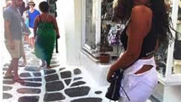 بملابس ملفتة.. ابنة عمرو دياب تثير الجدل | صور