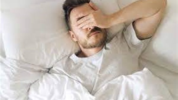 استشاري أعصاب يكشف عن أهم سبب لقلة النوم والأرق | فيديو