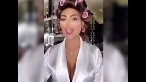 بملابس عارية.. ضجة في السعودية بعد ظهور مثير للموديل أنسام | فيديو