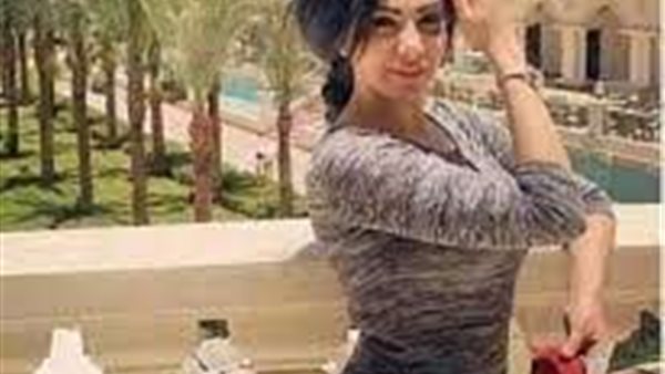 على طريقة لورديانة..ميرهان حسين ترقص في صالون تجميل |فيديو