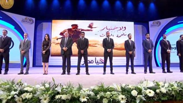 تعليق قوي من بطل الاختيار بعد تكريم السيسي | فيديو