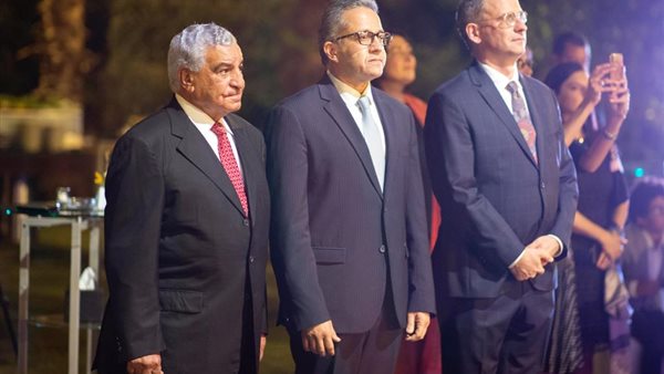 السفارة البولنديه تكرم وزير السياحه والاثار وزاهى حواس | صور