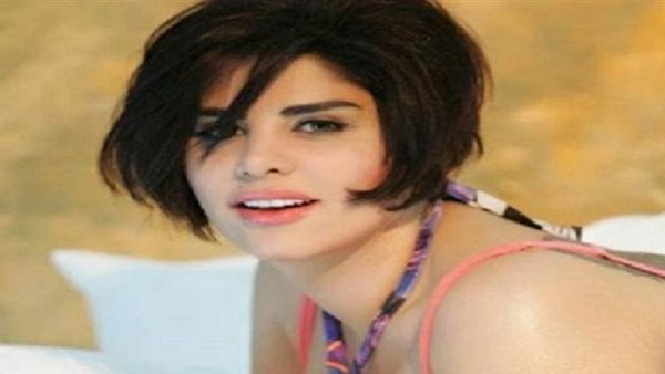 شاهد.. شمس الكويتية تطل على الجمهور من البانيو.. ومتابع: استري نفسك