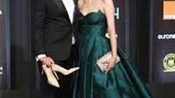 بعدما أشعلت السوشيال ميديا.. معلومات عن ياسمين أبو النجا صاحبة الصورة الأشهر بالجونة