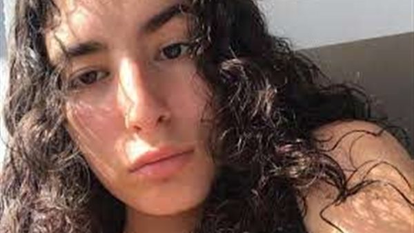 ابنة أحمد الفيشاوي تعرت أمام الكاميرا.. ماذا كان رد فعله؟ | صور