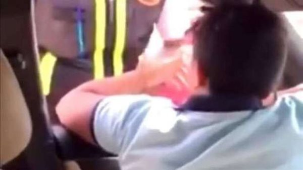 تباهي أمام زملائه انه لا يعاقب.. تفاصيل مثيرة عن سبب نشر فيديو اعتداء ابن المستشار على رجل المرور