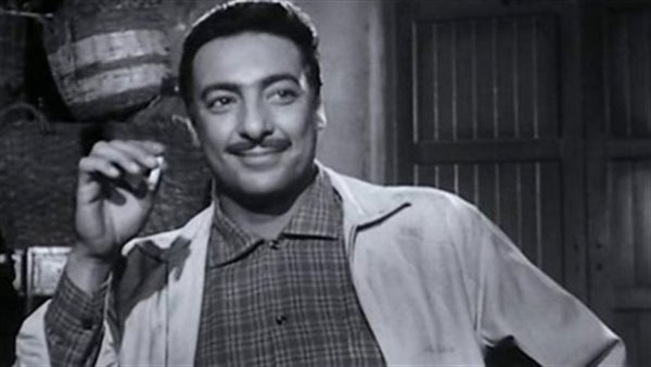 وقعت على الأرض من شدتها.. قصة أغرب قبلة انتظرها رشدي أباظة