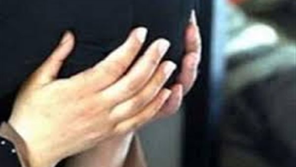 بيغير عليا فاكرني مراته.. تفاصيل مقتل نقاش على يد عشيقته في سوهاج