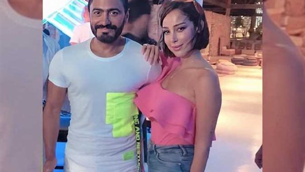 طلاق تامر حسني وبسمة بوسيل .. ورد فعل صادم من زوجته على معجبيه