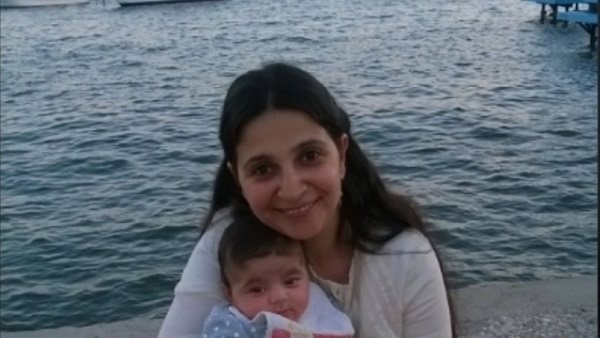 أمها طلبت الدعاء لها..تفاصيل صادمة عن وفاة طبيبة بعد حرمانها من أولادها | فيديو