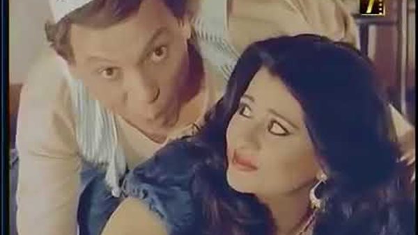 حسيت إني فرن .. حكاية غضب فنانة شهيرة من مشهد ساخن مع عادل إمام | صور