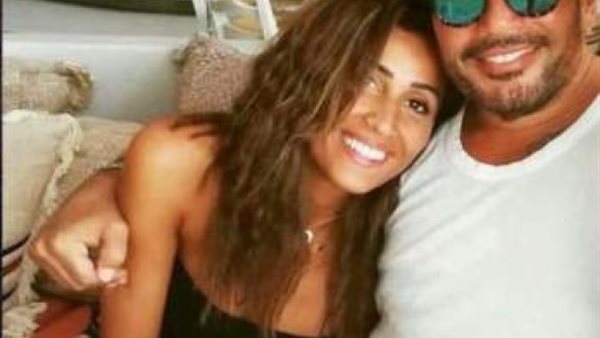 سابتله البيت .. تطورات مثيرة في أزمة عمرو دياب ودينا الشربيني