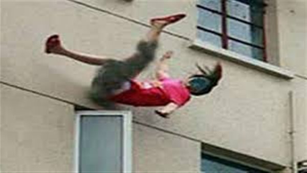 شاهدها في أحضان عشيقها ..اعترافات صادمة للمتهم بالقاء زوجته عارية من الدور السابع