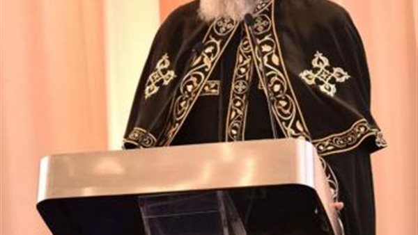 صدمة في الكنيسة .. كاهن يطعن في الكتاب المقدس | فيديو