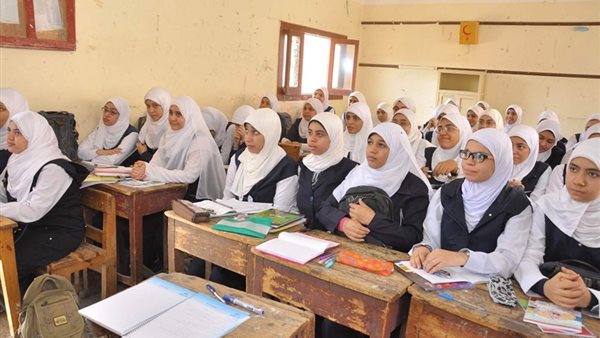 شرسة وعنيفة.. الحكومة تكشف موقفها من إغلاق المدارس بسبب الموجة الثانية لكورونا | فيديو