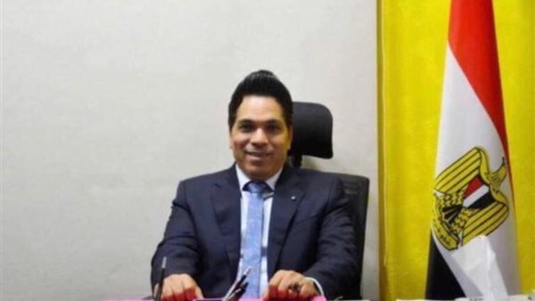 نبيل أبوالياسين يكتب.. يتوددُون لمن أساءوا إليه ﷺ  وينُِوحون من براثن الفقر