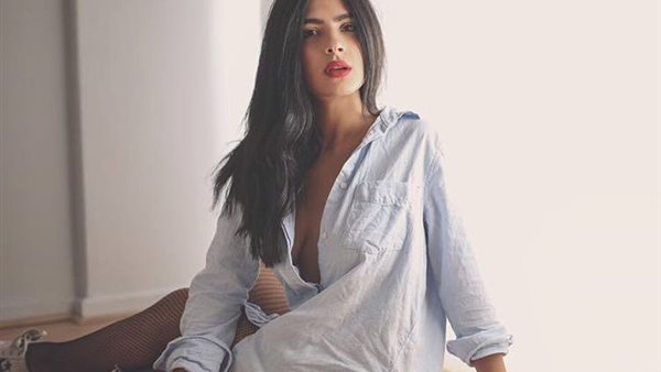 بعد ظهورها المثير .. تعرف على سعر وماركة فستان هدى المفتي | صور