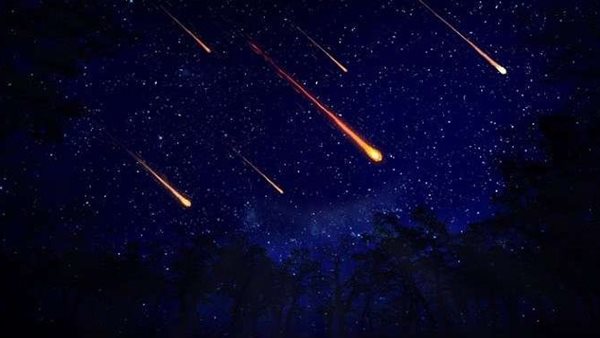 150 شهابًا في الساعة.. الأرض على موعد مع ظاهرة فلكية كبيرة