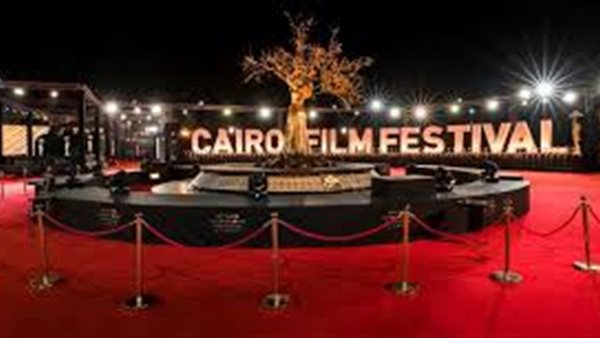 بيان ناري من مهرجان القاهرة السينمائي بشأن المخرج المتحرش 