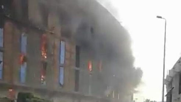 حادث مروع وخسائر فادحة ..أول لقطات حريق مخزن البضائع بميناء الإسكندرية | فيديو