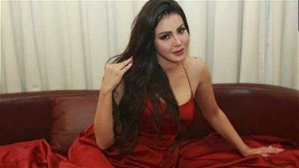 بسبب الفيديوهات الفاضحة مع خالد يوسف .. شيما الحاج تتسبب في أزمة بسكن البنات