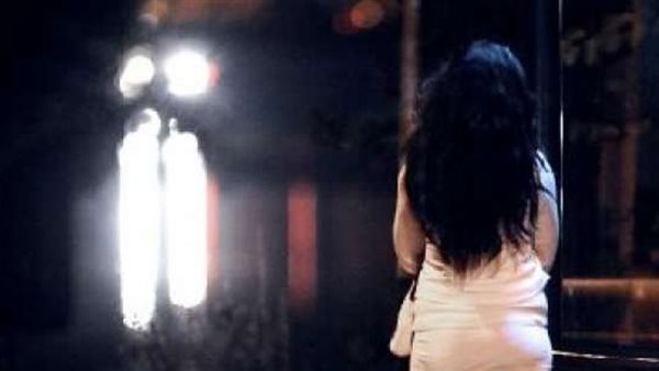 التحقيقات تفجر مغاجأة مثيرة عن رواية الطبيب المبتز بـ