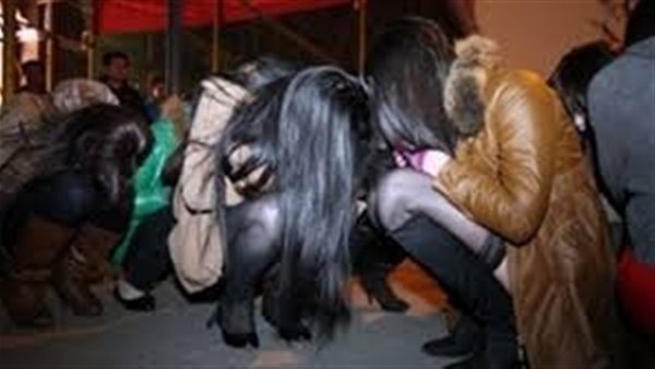 جوزي ورطني ..القبض على راقصة وزوجها في شهر العسل لهذا السبب