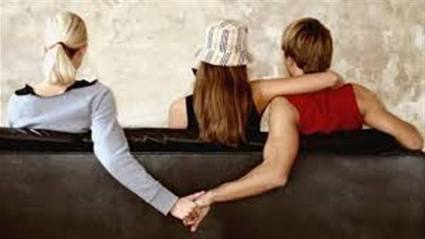 السبب صادم .. زوج يخدر زوجته بمساعدة عشيقته