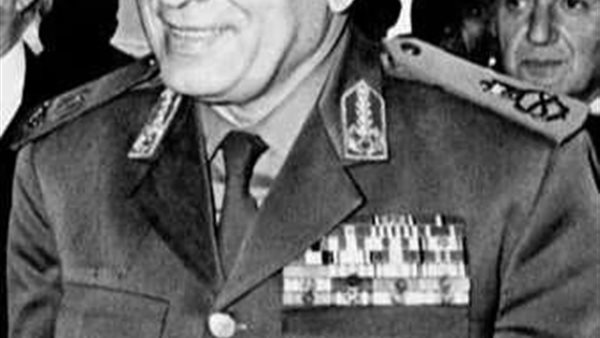 بنى لها قصر أسطوري وتسبب لها في الشلل .. حكاية فنانة تزوجت سرًا من وزير الدفاع الأسبق | صور