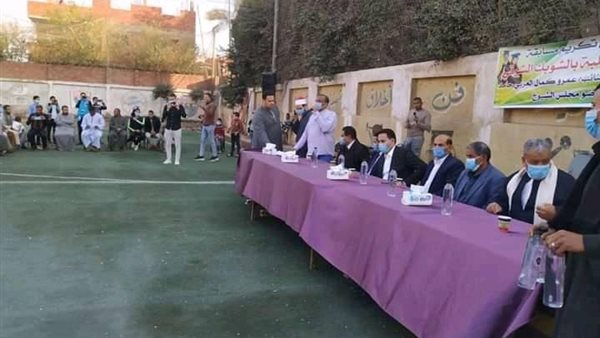 عضو بالشيوخ يكرم 140 طالبا وطالبة فازوا فى مسابقة تعليمية بالصف جنوب الجيزة | صور
