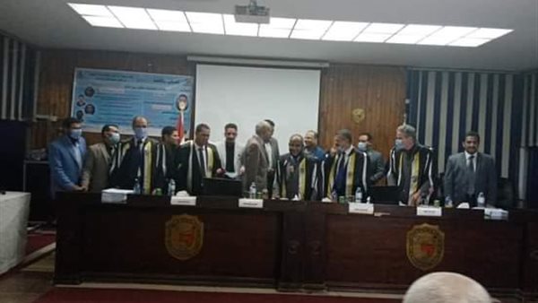 نائب رئيس منظمة الحق يترأس لجنة مناقشه رسالة دكتوراه بآداب سوهاج