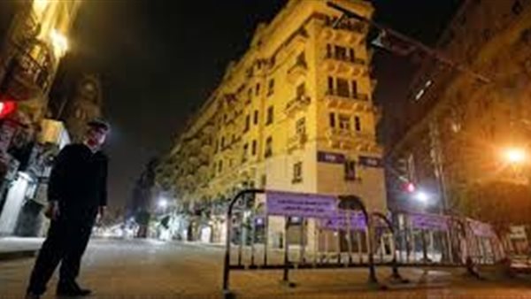 حظر وتعطيل وتأجيل.. 15 إجراء قد تتخذها الحكومة بعد طفرة إصابات كورونا