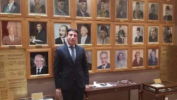 برلماني عند تسلمه كارنيه النواب : المشاركة الحزبية والسياسية بالبرلمان كبيرة تمثل جميع طوائف المجتمع